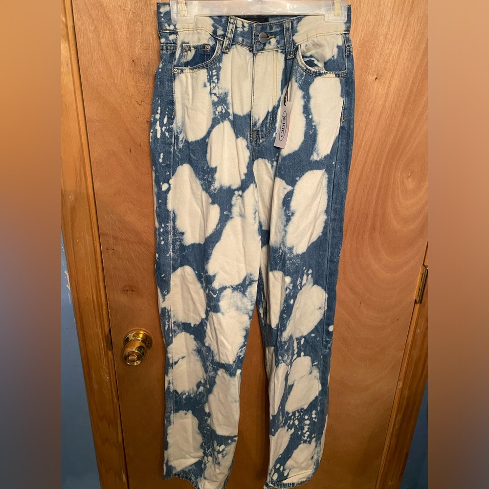 Cider Bleached Jeans- NWT SIZE SMALL